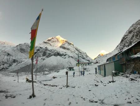 MAKALU-BASE-CAMP-TREK